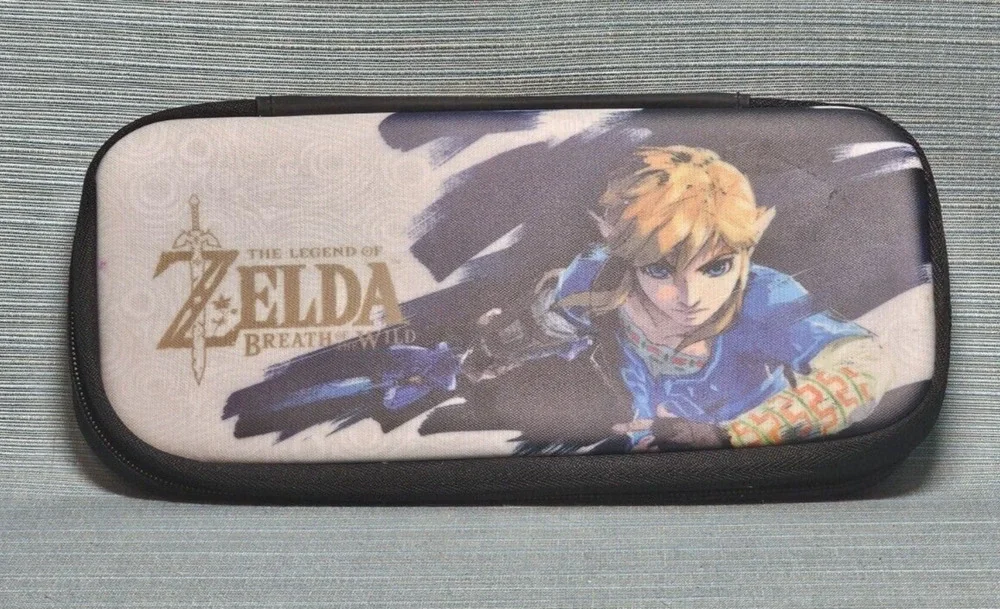 Nintendo Switch Deluxe Travel Case Legend of Zelda Breath of the Wild Link